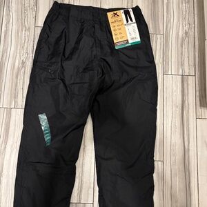 New condition. Used once for this past snowstorm!!!! comes witg free item